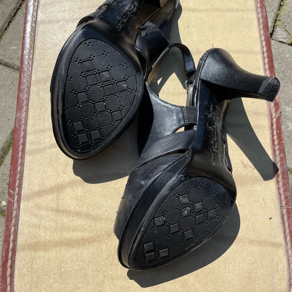 Naturalizer Black Leather Open Toe Slingbacks - Picture 3 of 4